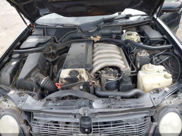 Mercedes-Benz E-Class Image 5