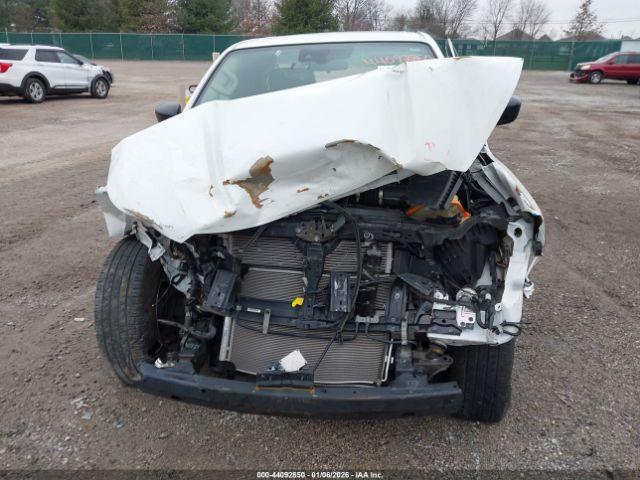 Nissan Frontier King Cab S 4x2 Image 2