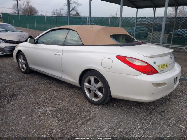 Toyota Camry Sle Image 2