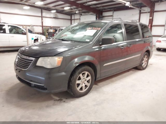 Chrysler Town & Country Touring-l Image 6