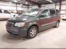 Chrysler Town & Country Touring-l Image 6