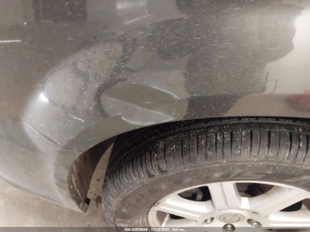 Chrysler Town & Country Touring-l Image 11