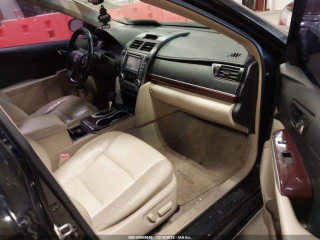 Toyota Camry Xle Image 6