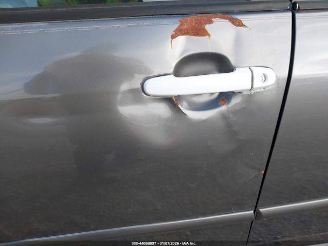 Toyota Corolla Le Image 10