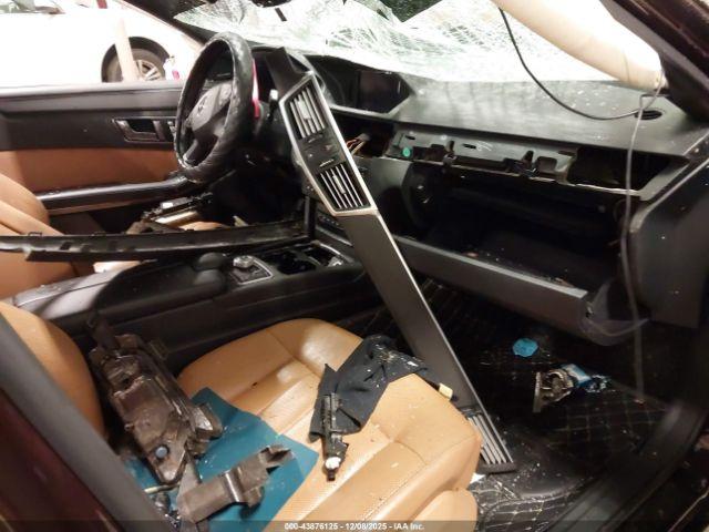 Mercedes-Benz E-Class 4matic Image 7