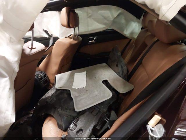 Mercedes-Benz E-Class 4matic Image 8