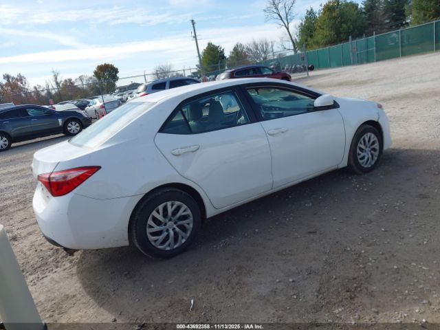 Toyota Corolla Le Image 13