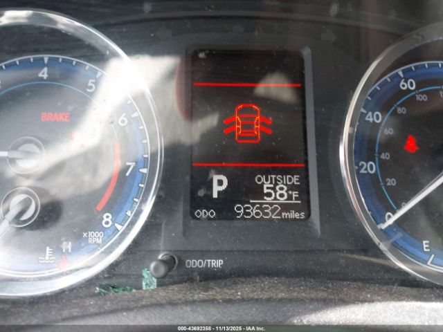 Toyota Corolla Le Image 8