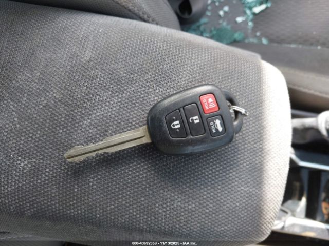 Toyota Corolla Le Image 5