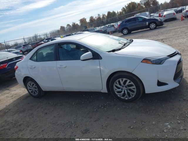 Toyota Corolla Le Image 3