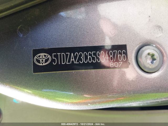 Toyota Sienna Le Image 9