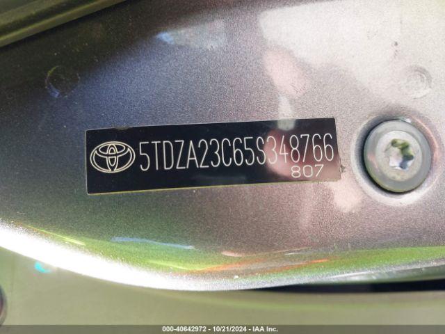 Toyota Sienna Le Image 9