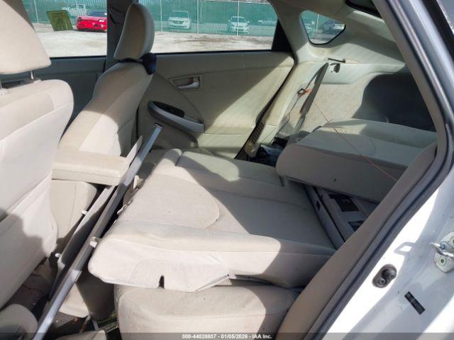 Toyota Prius Two Image 11