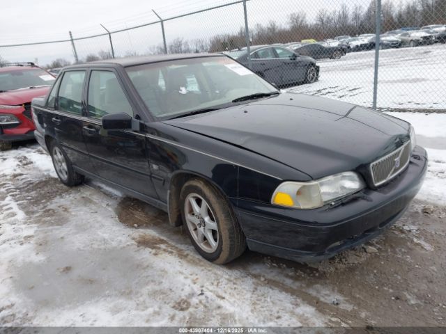 Volvo S70 Image 1