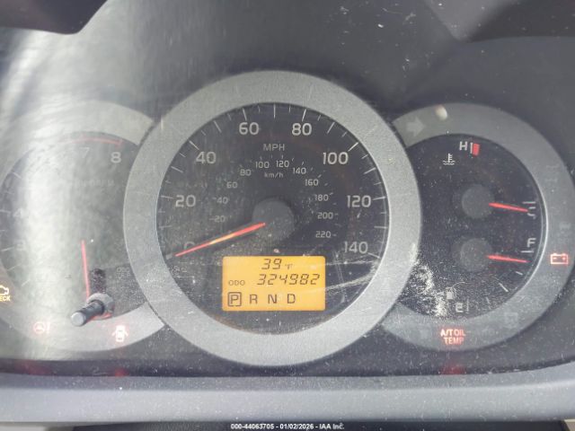 Toyota RAV4 Image 16