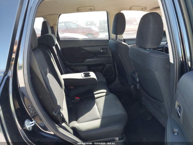 Mitsubishi Outlander Image 9