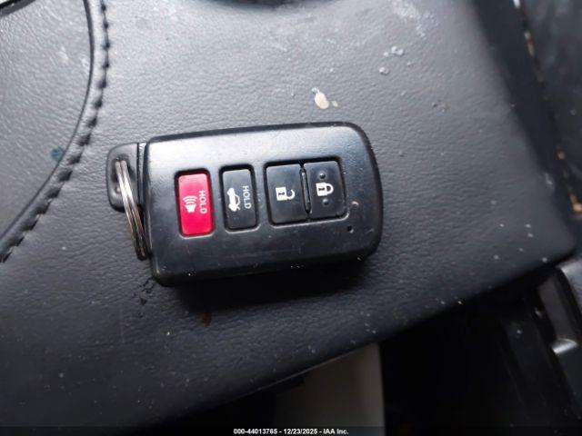 Toyota Avalon Xle Image 8