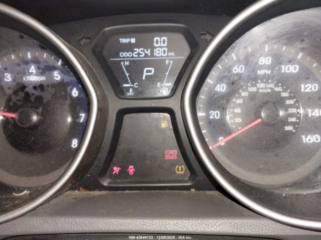 Hyundai ELANTRA Gls Image 10