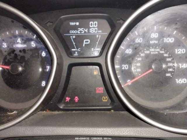 Hyundai ELANTRA Gls Image 10