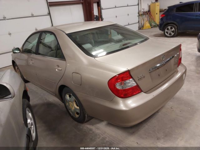 Toyota Camry Le Image 3