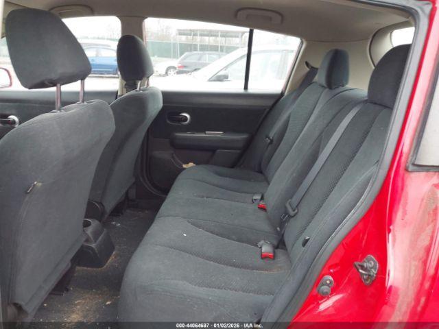 Nissan Versa 1.8s Image 4