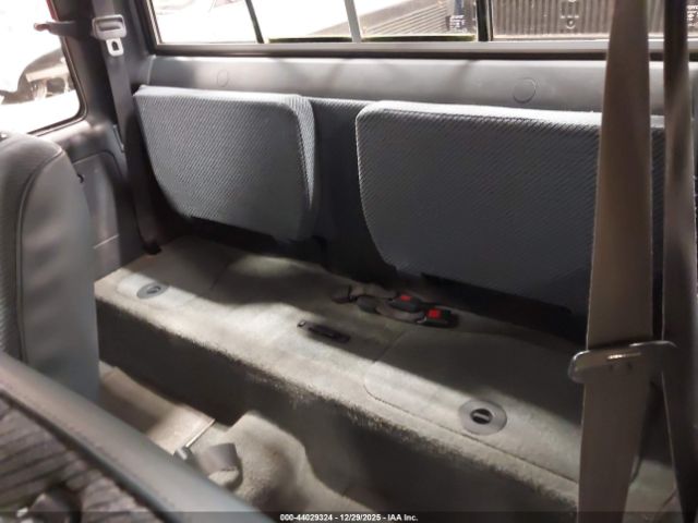 Toyota Pickup Image 7