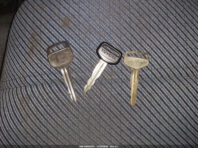 Toyota Pickup Image 8