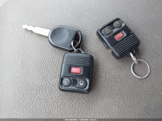 Ford Explorer Xlt Image 7