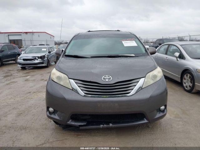 Toyota Sienna Xle V6 8 Passenger Image 16