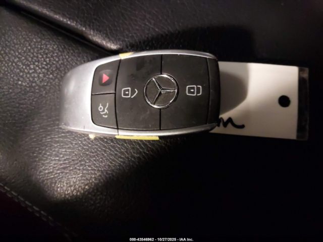 Mercedes-Benz C-Class 4matic Image 10