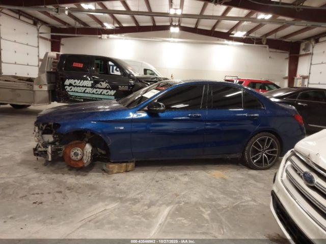 Mercedes-Benz C-Class 4matic Image 12