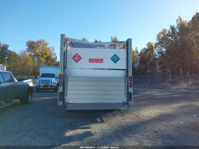 Freightliner M2 106 Image 2