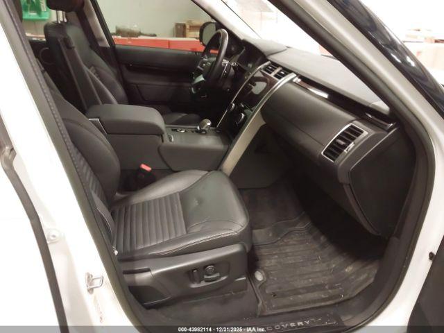 Land Rover Discovery P300 S Image 8