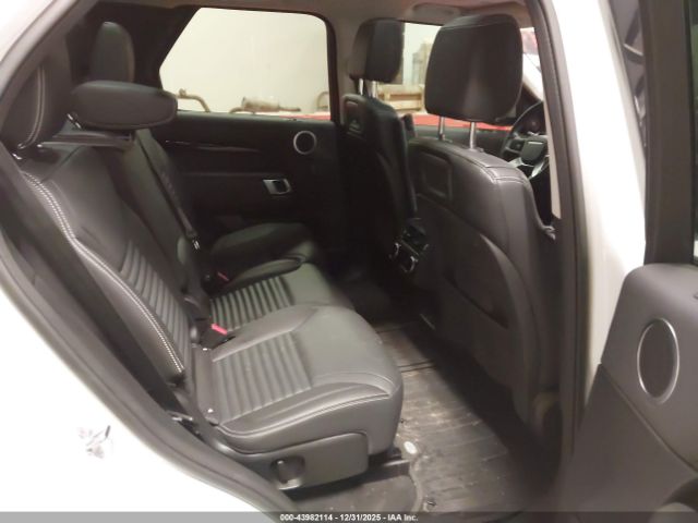 Land Rover Discovery P300 S Image 5