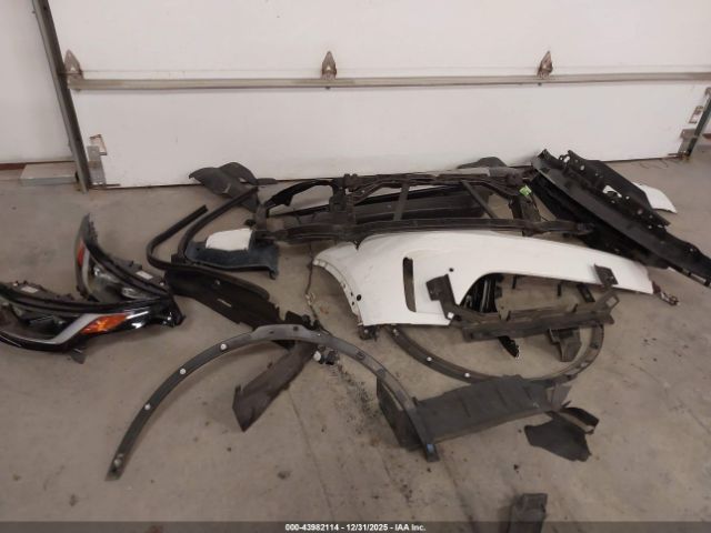 Land Rover Discovery P300 S Image 4