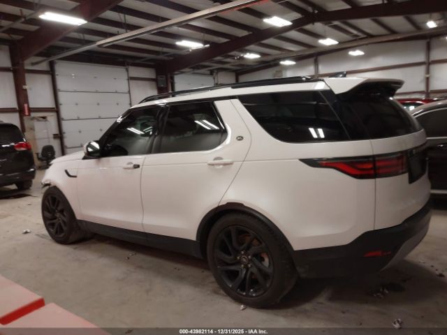 Land Rover Discovery P300 S Image 6