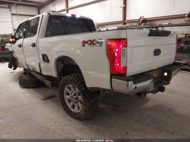 Ford F-250 Xlt Image 17