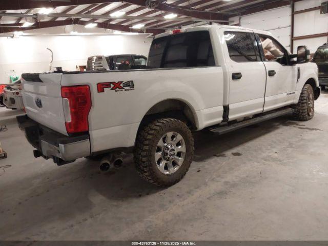 Ford F-250 Xlt Image 18
