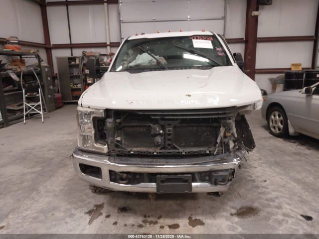 Ford F-250 Xlt Image 10