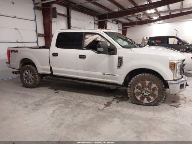 Ford F-250 Xlt Image 12