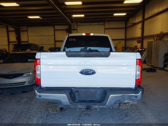 Ford F-250 Xlt Image 13