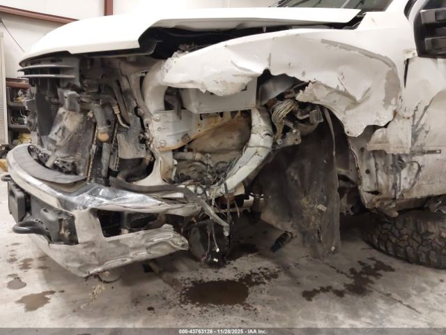 Ford F-250 Xlt Image 14