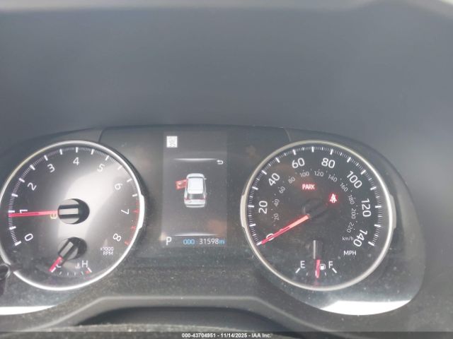 Toyota RAV4 Xle Image 12