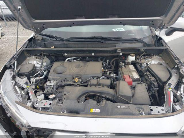 Toyota RAV4 Xle Image 17