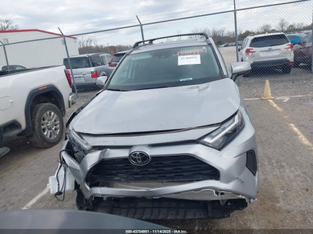 Toyota RAV4 Xle Image 14