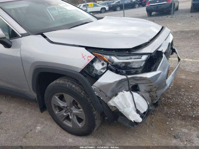 Toyota RAV4 Xle Image 18