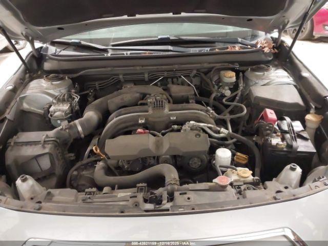 Subaru Outback 2.5i Limited Image 5