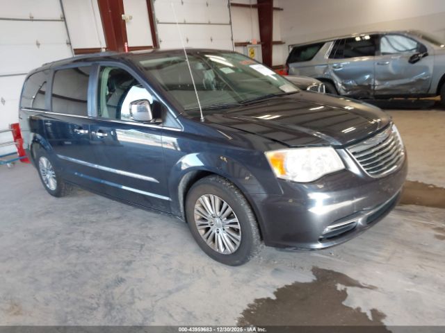 Chrysler Town & Country Touring-l Image 1