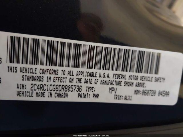 Chrysler Town & Country Touring-l Image 8